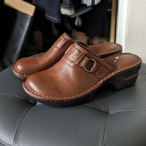 NWOT BOC Faux leather clogs